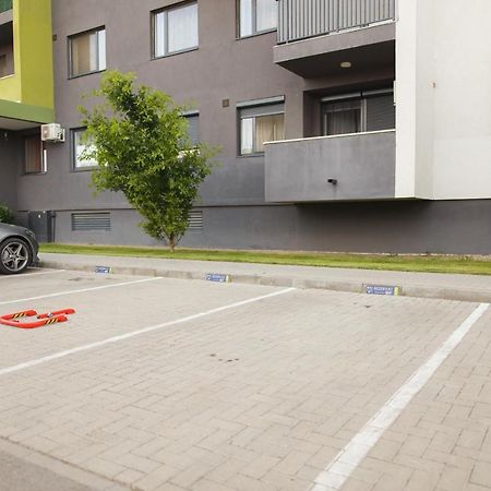 Pinkwood Harmony Apartment Oradea Exterior foto