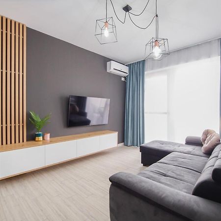 Pinkwood Harmony Apartment Oradea Exterior foto