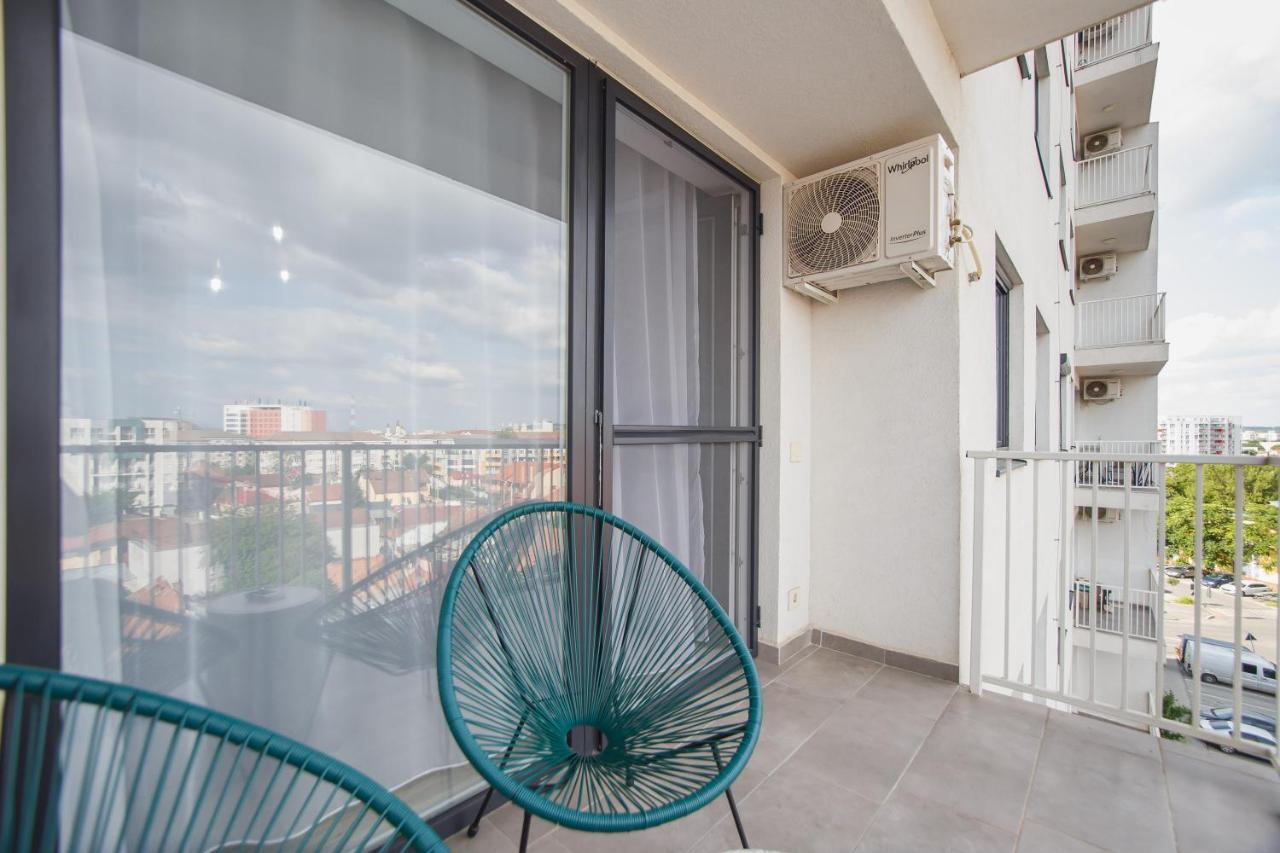 Pinkwood Harmony Apartment Oradea Exterior foto