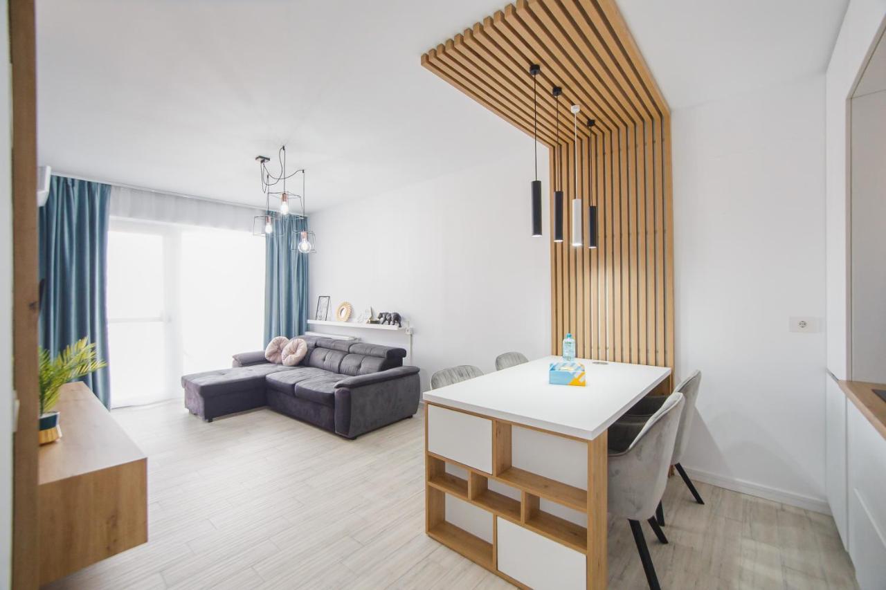 Pinkwood Harmony Apartment Oradea Exterior foto